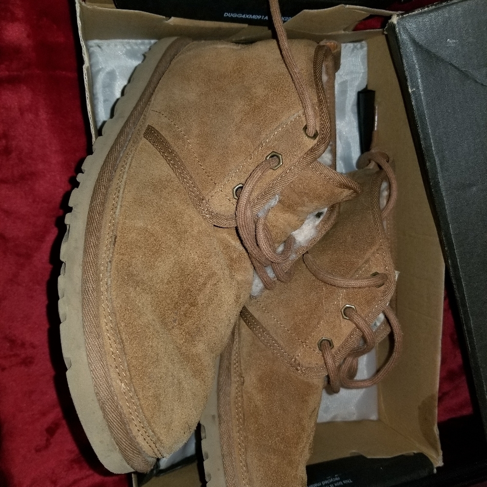 Men's uggs size 8